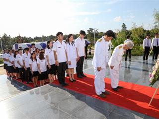 อธิการบดี,ม.พะเยา,นำทีมวางพวงมาลา,‘วันมหิดล’,ถวายราชสักการะ,,น้อมรำลึกพระมหากรุณาธิคุณ,พระบิดาแห่งการแพทย์แผนปัจจุบันของไทย