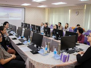 คณะศิลปศาสตร์,มหาวิทยาลัยพะเยา,ให้การต้อนรับ,Mrs.,Caroline,Schmitt,,ผู้ช่วยทูตฝ่ายความร่วมมือทางการศึกษาและภาษาศาสตร์,ประจำสถานทูตฝรั่งเศส,ประเทศไทย