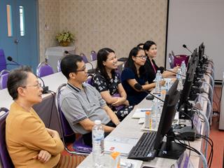คณะศิลปศาสตร์,มหาวิทยาลัยพะเยา,ให้การต้อนรับ,Cambridge,Assessment,English,เพื่อรับฟังการนำเสนอชุดทดสอบภาษาอังกฤษสำหรับมหาวิทยาลัย,และหลักสูตรการฝึกอบรมครูภาษาอังกฤษ