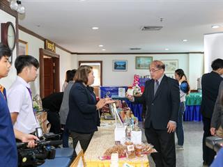 ม.พะเยา,ร่วมบูรณาการสร้างความรู้,ความเข้าใจ,ยกระดับโอทอป,ใน,“กิจกรรมOTOP,สัญจร”