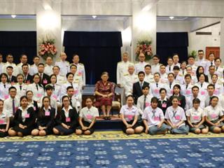 รองอธิการบดีฝ่ายวิชาการ,มหาวิทยาลัยพะเยา,นำนิสิตและนักเรียนกัมพูชา,,,,,,,,,เข้าเฝ้าฯ,สมเด็จพระเทพรัตนราชสุดาฯ,สยามบรมราชกุมารี,ประจำปีการศึกษา,2560