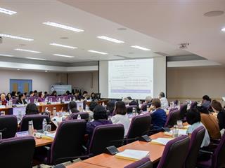 คณะศิลปศาสตร์,เข้าร่วมการประเมินคุณภาพการศึกษาภายในระดับมหาวิทยาลัยพะเยา,ประจำปีการศึกษา,2560,ณ,ห้องประชุมบวร,รัตนประสิทธิ์