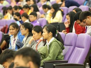 มหาวิทยาลัยพะเยา,จัดการประกวดสุนทรพจน์เฉลิมพระเกียรติ,"พระบรมราชจักรีวงศ์",ชิงถ้วยพระราชทาน,"รัชกาลที่10"