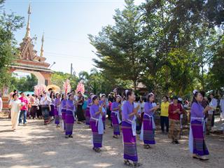 คณะศิลปศาสตร์,ร่วมทำบุญถวายผ้ากฐินมหาวิทยาลัยพะเยา,ประจำปี,2561,ณ,วัดบ้านโซ้,จ.พะเยา