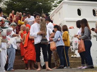 คณะรัฐศาสตร์และสังคมศาสตร์,มหาวิทยาลัยพะเยา,ร่วมประเพณีตักบาตรเทโวโรหณะ,เนื่องในวันมหาปวารณาออกพรรษา,ประจำปี,2561