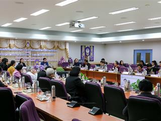 มหาวิทยาลัยพะเยา,จัดพิธีส่งและรับมอบงานในหน้าที่,ตำแหน่งอธิการบดี,มหาวิทยาลัยพะเยา,ระหว่าง,ศาสตราจารย์พิเศษ,ดร.มณฑล,สงวนเสริมศรี,และ,รองศาสตราจารย์,ดร.สุภกร,พงศบางโพธิ์