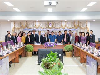 มหาวิทยาลัยพะเยา,จัดพิธีส่งและรับมอบงานในหน้าที่,ตำแหน่งอธิการบดี,มหาวิทยาลัยพะเยา,ระหว่าง,ศาสตราจารย์พิเศษ,ดร.มณฑล,สงวนเสริมศรี,และ,รองศาสตราจารย์,ดร.สุภกร,พงศบางโพธิ์