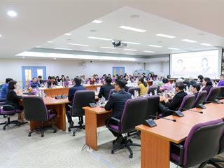 มหาวิทยาลัยพะเยา,จัดพิธีส่งและรับมอบงานในหน้าที่,ตำแหน่งอธิการบดี,มหาวิทยาลัยพะเยา,ระหว่าง,ศาสตราจารย์พิเศษ,ดร.มณฑล,สงวนเสริมศรี,และ,รองศาสตราจารย์,ดร.สุภกร,พงศบางโพธิ์