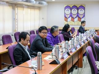 มหาวิทยาลัยพะเยา,จัดพิธีส่งและรับมอบงานในหน้าที่,ตำแหน่งอธิการบดี,มหาวิทยาลัยพะเยา,ระหว่าง,ศาสตราจารย์พิเศษ,ดร.มณฑล,สงวนเสริมศรี,และ,รองศาสตราจารย์,ดร.สุภกร,พงศบางโพธิ์