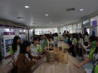ต้อนรับคณะศึกษาดูงาน,คณาจารย์และนักศึกษา,สาขาวิชาบรรณารักษศาสตร์และสารสนเทศศาสตร์,,คณะมนุษยศาสตร์และสังคมศาสตร์,มหาวิทยาลัยราชภัฏพิบูลสงคราม