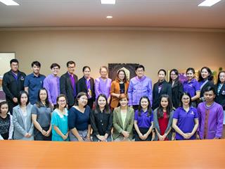 คณะศิลปศาสตร์,เข้ารับมอบโล่ประกาศเกียรติคุณ,หน่วยงานที่มีส่วนร่วมในการดำเนินโครงการ,,,,,,,,,,,,,,,,,,,,,,,,,,,,,,,,,,,,,มหาวิทยาลัยสีเขียว,(UP,Green,Heart),ดีเด่น,ระดับคณะ