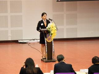 นิสิตสาขาวิชาภาษาไทย,คณะศิลปศาสตร์,มหาวิทยาลัยพะเยา,เข้าสู่รอบ,“ชิงชนะเลิศ”ระดับประเทศ,,การประกวด,“สุนทรพจน์อุดมศึกษา,เฉลิมพระเกียรติ,พระบรมราชจักรีวงศ์,ประจำปี,2561”,,ชิงถ้วยพระราชทานสมเด็จพระเจ้าอยู่หัว,มหาวชิราลงกรณ์,บดินทรเทพยวรางกูร