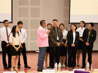นิสิตสาขาวิชาภาษาไทย,คณะศิลปศาสตร์,มหาวิทยาลัยพะเยา,เข้าสู่รอบ,“ชิงชนะเลิศ”ระดับประเทศ,,การประกวด,“สุนทรพจน์อุดมศึกษา,เฉลิมพระเกียรติ,พระบรมราชจักรีวงศ์,ประจำปี,2561”,,ชิงถ้วยพระราชทานสมเด็จพระเจ้าอยู่หัว,มหาวชิราลงกรณ์,บดินทรเทพยวรางกูร