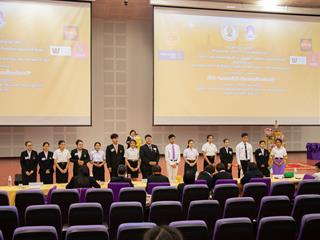 นิสิตสาขาวิชาภาษาไทย,คณะศิลปศาสตร์,มหาวิทยาลัยพะเยา,เข้าสู่รอบ,“ชิงชนะเลิศ”ระดับประเทศ,,การประกวด,“สุนทรพจน์อุดมศึกษา,เฉลิมพระเกียรติ,พระบรมราชจักรีวงศ์,ประจำปี,2561”,,ชิงถ้วยพระราชทานสมเด็จพระเจ้าอยู่หัว,มหาวชิราลงกรณ์,บดินทรเทพยวรางกูร