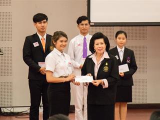 นิสิตสาขาวิชาภาษาไทย,คณะศิลปศาสตร์,มหาวิทยาลัยพะเยา,เข้าสู่รอบ,“ชิงชนะเลิศ”ระดับประเทศ,,การประกวด,“สุนทรพจน์อุดมศึกษา,เฉลิมพระเกียรติ,พระบรมราชจักรีวงศ์,ประจำปี,2561”,,ชิงถ้วยพระราชทานสมเด็จพระเจ้าอยู่หัว,มหาวชิราลงกรณ์,บดินทรเทพยวรางกูร