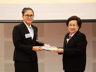 นิสิตสาขาวิชาภาษาไทย,คณะศิลปศาสตร์,มหาวิทยาลัยพะเยา,เข้าสู่รอบ,“ชิงชนะเลิศ”ระดับประเทศ,,การประกวด,“สุนทรพจน์อุดมศึกษา,เฉลิมพระเกียรติ,พระบรมราชจักรีวงศ์,ประจำปี,2561”,,ชิงถ้วยพระราชทานสมเด็จพระเจ้าอยู่หัว,มหาวชิราลงกรณ์,บดินทรเทพยวรางกูร