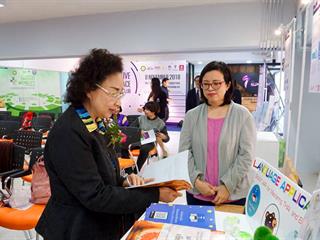 คณะศิลปศาสตร์,เข้าร่วมนิทรรศการ,UP,INNOVATIVE,STARTUP,SPACE,&,GSB,INNOVATIVE,CLUB,และนำเสนอผลงาน,3,Applications,และ,3,Booklets,เพื่อการศึกษาและเรียนรู้ทางภาษา,,ณ,อุทยานวิทยาศาสตร์,(UP,SPARK),มหาวิทยาลัยพะเยา