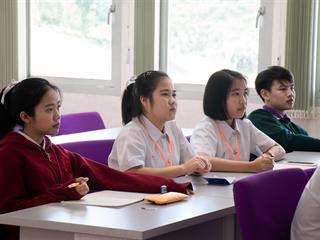 ศูนย์ภาษาคณะศิลปศาสตร์,มหาวิทยาลัยพะเยา,จัดห้องเรียนพิเศษ,“Survival,English,ภาษาอังกฤษเพื่อใช้ในชีวิตประจำวัน”