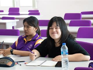 ศูนย์ภาษาคณะศิลปศาสตร์,มหาวิทยาลัยพะเยา,จัดห้องเรียนพิเศษ,“Survival,English,ภาษาอังกฤษเพื่อใช้ในชีวิตประจำวัน”
