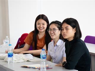 ศูนย์ภาษาคณะศิลปศาสตร์,มหาวิทยาลัยพะเยา,จัดห้องเรียนพิเศษ,“Survival,English,ภาษาอังกฤษเพื่อใช้ในชีวิตประจำวัน”