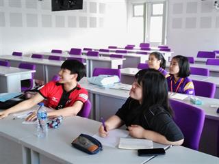 ศูนย์ภาษาคณะศิลปศาสตร์,มหาวิทยาลัยพะเยา,จัดห้องเรียนพิเศษ,“Survival,English,ภาษาอังกฤษเพื่อใช้ในชีวิตประจำวัน”