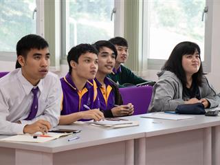 ศูนย์ภาษาคณะศิลปศาสตร์,มหาวิทยาลัยพะเยา,จัดห้องเรียนพิเศษ,“Survival,English,ภาษาอังกฤษเพื่อใช้ในชีวิตประจำวัน”
