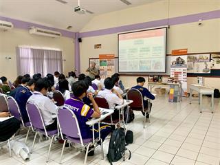 คณะสถาปัตยกรรมศาสตร์และศิลปกรรมศาสตร์,มหาวิทยาลัยพะเยา,จัดบรรยายเรื่องวัสดุและผนังตกแต่งห้องน้ำ,เน้นนิสิตเรียนรู้ประสบการณ์จริงโดยผู้เชี่ยวชาญ