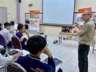 คณะสถาปัตยกรรมศาสตร์และศิลปกรรมศาสตร์,มหาวิทยาลัยพะเยา,จัดบรรยายเรื่องวัสดุและผนังตกแต่งห้องน้ำ,เน้นนิสิตเรียนรู้ประสบการณ์จริงโดยผู้เชี่ยวชาญ