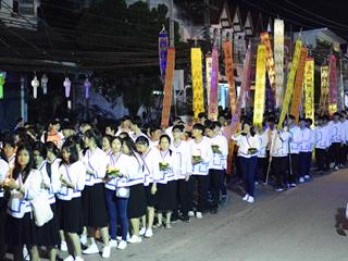 คณะวิทยาการจัดการและสารสนเทศศาสตร์,มหาวิทยาลัยพะเยา,จัดโครงการทำนุบำรุงศิลปวัฒนธรรม,ลอยกระทง,ณ,ลานวัฒนธรรมลำน้ำร่องช้าง,อำเภอดอกคำใต้,ร่วมกับองค์การบริหารส่วนตำบลดอกคำใต้