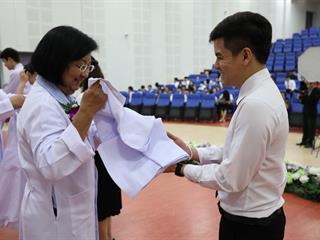 พิธีมอบเสื้อกาวน์นิสิตทันตแพทย์,รุ่นที่,2,