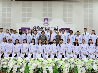 พิธีมอบเสื้อกาวน์นิสิตทันตแพทย์,รุ่นที่,2,