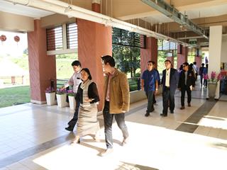 รักษาการแทนอธิการบดี,พร้อมคณะผู้บริหาร,ลงพื้นที่ตรวจโรงอาหาร,เพื่อสำรวจความเรียบร้อย,พร้อมเตรียมปรับปรุงภูมิทัศน์ให้สวยงามน่าอยู่ยิ่งขึ้น