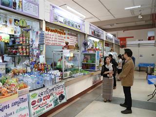 รักษาการแทนอธิการบดี,พร้อมคณะผู้บริหาร,ลงพื้นที่ตรวจโรงอาหาร,เพื่อสำรวจความเรียบร้อย,พร้อมเตรียมปรับปรุงภูมิทัศน์ให้สวยงามน่าอยู่ยิ่งขึ้น