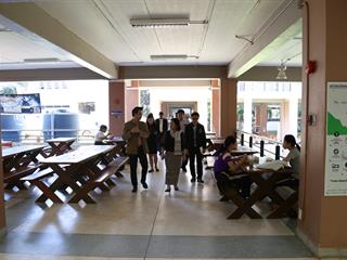 รักษาการแทนอธิการบดี,พร้อมคณะผู้บริหาร,ลงพื้นที่ตรวจโรงอาหาร,เพื่อสำรวจความเรียบร้อย,พร้อมเตรียมปรับปรุงภูมิทัศน์ให้สวยงามน่าอยู่ยิ่งขึ้น