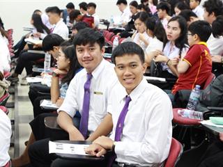 คณะรัฐศาสตร์และสังคมศาสตร์,มหาวิทยาลัยพะเยา,ดำเนินโครงการฝึกประสบการณ์วิชาชีพสำหรับนักพัฒนา-นักปกครอง,(กิจกรรมที่,1,การอบรมทักษะการสื่อสารและการพัฒนาบุคลิกภาพเพื่อการปฏิบัติงานอย่างมีประสิทธิภาพ)