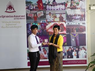 มอบเหรียญรางวัลเรียนดี,ประจำปีการศึกษา,2560,ให้แก่นิสิตสาขาวิชาพัฒนาสังคม,และนิสิตสาขาวิชารัฐศาสตร์,คณะรัฐศาสตร์และสังคมศาสตร์,มหาวิทยาลัยพะเยา