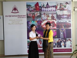 มอบเหรียญรางวัลเรียนดี,ประจำปีการศึกษา,2560,ให้แก่นิสิตสาขาวิชาพัฒนาสังคม,และนิสิตสาขาวิชารัฐศาสตร์,คณะรัฐศาสตร์และสังคมศาสตร์,มหาวิทยาลัยพะเยา