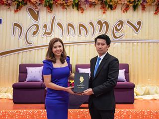 คณะศิลปศาสตร์,ร่วมกับ,ศูนย์สังคีตศิลป์,ธนาคารกรุงเทพ,และ,สมาคมนักเขียนแห่งประเทศไทย,,จัดโครงการสร้างสรรค์วรรณศิลป์,“กวีปากกาทอง”,ประจำปี,พ.ศ.,2561,,ณ,ห้อง,CE14206,คณะศิลปศาสตร์,มหาวิทยาลัยพะเยา