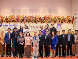 คณะศิลปศาสตร์,ร่วมกับ,ศูนย์สังคีตศิลป์,ธนาคารกรุงเทพ,และ,สมาคมนักเขียนแห่งประเทศไทย,,จัดโครงการสร้างสรรค์วรรณศิลป์,“กวีปากกาทอง”,ประจำปี,พ.ศ.,2561,,ณ,ห้อง,CE14206,คณะศิลปศาสตร์,มหาวิทยาลัยพะเยา