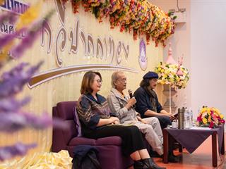 คณะศิลปศาสตร์,ร่วมกับ,ศูนย์สังคีตศิลป์,ธนาคารกรุงเทพ,และ,สมาคมนักเขียนแห่งประเทศไทย,,จัดโครงการสร้างสรรค์วรรณศิลป์,“กวีปากกาทอง”,ประจำปี,พ.ศ.,2561,,ณ,ห้อง,CE14206,คณะศิลปศาสตร์,มหาวิทยาลัยพะเยา