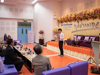 คณะศิลปศาสตร์,ร่วมกับ,ศูนย์สังคีตศิลป์,ธนาคารกรุงเทพ,และ,สมาคมนักเขียนแห่งประเทศไทย,,จัดโครงการสร้างสรรค์วรรณศิลป์,“กวีปากกาทอง”,ประจำปี,พ.ศ.,2561,,ณ,ห้อง,CE14206,คณะศิลปศาสตร์,มหาวิทยาลัยพะเยา