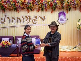 คณะศิลปศาสตร์,ร่วมกับ,ศูนย์สังคีตศิลป์,ธนาคารกรุงเทพ,และ,สมาคมนักเขียนแห่งประเทศไทย,,จัดโครงการสร้างสรรค์วรรณศิลป์,“กวีปากกาทอง”,ประจำปี,พ.ศ.,2561,,ณ,ห้อง,CE14206,คณะศิลปศาสตร์,มหาวิทยาลัยพะเยา