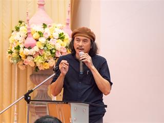 คณะศิลปศาสตร์,ร่วมกับ,ศูนย์สังคีตศิลป์,ธนาคารกรุงเทพ,และ,สมาคมนักเขียนแห่งประเทศไทย,,จัดโครงการสร้างสรรค์วรรณศิลป์,“กวีปากกาทอง”,ประจำปี,พ.ศ.,2561,,ณ,ห้อง,CE14206,คณะศิลปศาสตร์,มหาวิทยาลัยพะเยา
