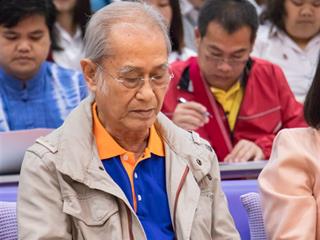 คณะศิลปศาสตร์,ร่วมกับ,ศูนย์สังคีตศิลป์,ธนาคารกรุงเทพ,และ,สมาคมนักเขียนแห่งประเทศไทย,,จัดโครงการสร้างสรรค์วรรณศิลป์,“กวีปากกาทอง”,ประจำปี,พ.ศ.,2561,,ณ,ห้อง,CE14206,คณะศิลปศาสตร์,มหาวิทยาลัยพะเยา