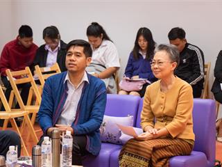คณะศิลปศาสตร์,ร่วมกับ,ศูนย์สังคีตศิลป์,ธนาคารกรุงเทพ,และ,สมาคมนักเขียนแห่งประเทศไทย,,จัดโครงการสร้างสรรค์วรรณศิลป์,“กวีปากกาทอง”,ประจำปี,พ.ศ.,2561,,ณ,ห้อง,CE14206,คณะศิลปศาสตร์,มหาวิทยาลัยพะเยา