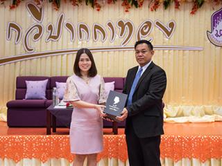 คณะศิลปศาสตร์,ร่วมกับ,ศูนย์สังคีตศิลป์,ธนาคารกรุงเทพ,และ,สมาคมนักเขียนแห่งประเทศไทย,,จัดโครงการสร้างสรรค์วรรณศิลป์,“กวีปากกาทอง”,ประจำปี,พ.ศ.,2561,,ณ,ห้อง,CE14206,คณะศิลปศาสตร์,มหาวิทยาลัยพะเยา