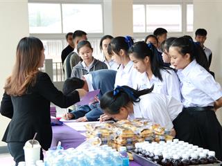 คณะวิทยาการจัดการและสารสนเทศศาสตร์,ร่วมกับมหาวิทยาลัยพะเยา,ต้อนรับคณะครูและนักเรียนโรงเรียนแม่สายประสิทธิ์ศาสตร์,อำเภอแม่สาย,จังหวัดเชียงราย