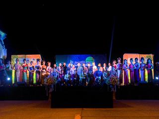 คณะศิลปศาสตร์,คณะรัฐศาสตร์และสังคมศาสตร์,และวิทยาลัยการศึกษา,ร่วมจัดงาน,“สืบสานตำนานแห่งสายนที,ประเพณียี่เป็ง,2561”,ณ,ถนนศรีโคมคำ,มหาวิทยาลัยพะเยา