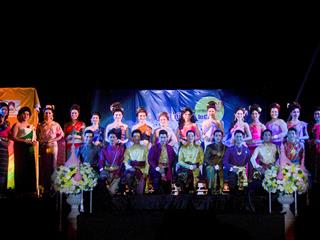คณะศิลปศาสตร์,คณะรัฐศาสตร์และสังคมศาสตร์,และวิทยาลัยการศึกษา,ร่วมจัดงาน,“สืบสานตำนานแห่งสายนที,ประเพณียี่เป็ง,2561”,ณ,ถนนศรีโคมคำ,มหาวิทยาลัยพะเยา
