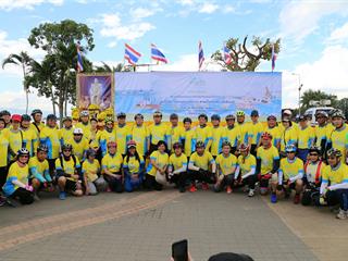 คณะผู้บริหาร,ม.พะเยา,ร่วมปั่นจักรยาน,ในกิจกรรมปั่นจักรยานเฉลิมพระเกียรติ,,"อุ่นไอรัก,คลายความหนาว,สายน้ำแห่งรัตนโกสินทร์",วันอาทิตย์ที่,9,ธ.ค.,2561
